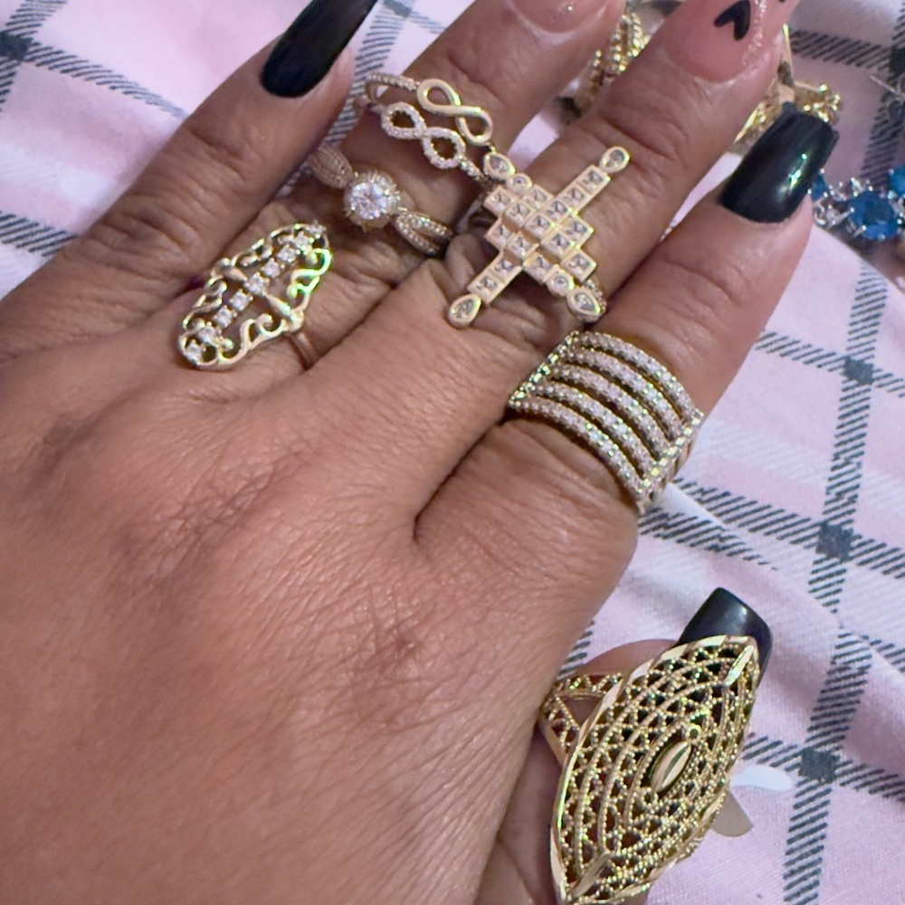 Elegant Gold Women's Ring Set